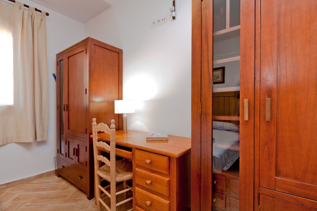 Se vende Casa de Invitados de 5 dormitorios en Costa Del Sol, Málaga, España