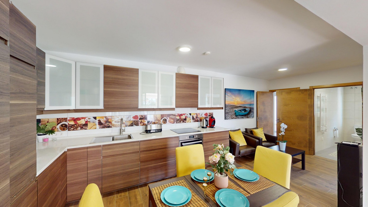Se vende Villa - Chalet de 6 dormitorios en Costa Del Sol East, Málaga, España