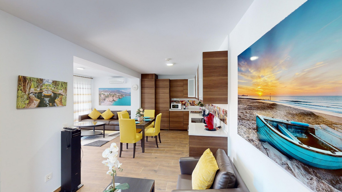 Se vende Villa - Chalet de 6 dormitorios en Costa Del Sol East, Málaga, España