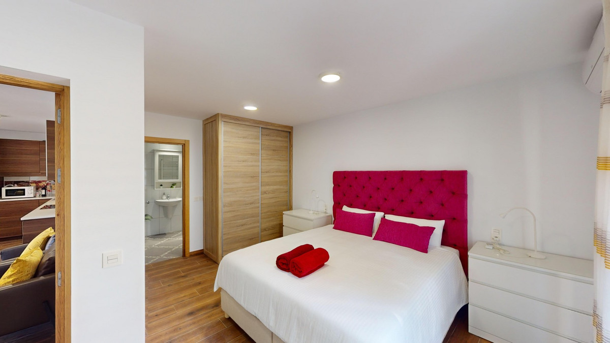 Se vende Villa - Chalet de 6 dormitorios en Costa Del Sol East, Málaga, España