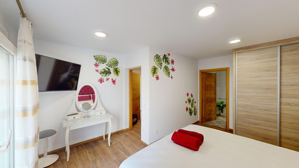 Se vende Villa - Chalet de 6 dormitorios en Costa Del Sol East, Málaga, España