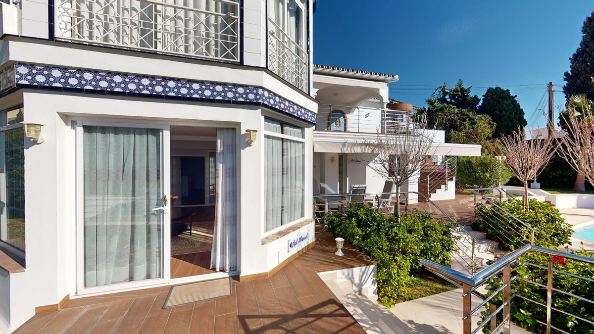 Se vende Villa - Chalet de 6 dormitorios en Costa Del Sol East, Málaga, España