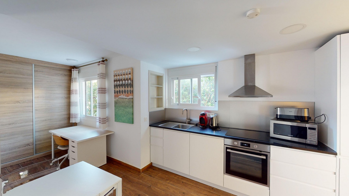 Se vende Villa - Chalet de 6 dormitorios en Costa Del Sol East, Málaga, España