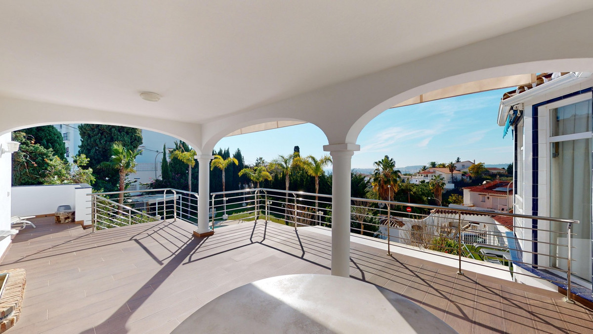 Se vende Villa - Chalet de 6 dormitorios en Costa Del Sol East, Málaga, España