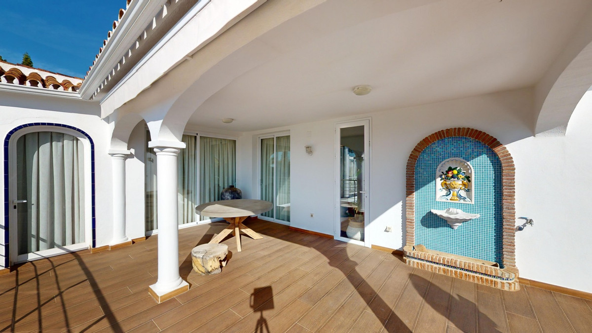 Se vende Villa - Chalet de 6 dormitorios en Costa Del Sol East, Málaga, España