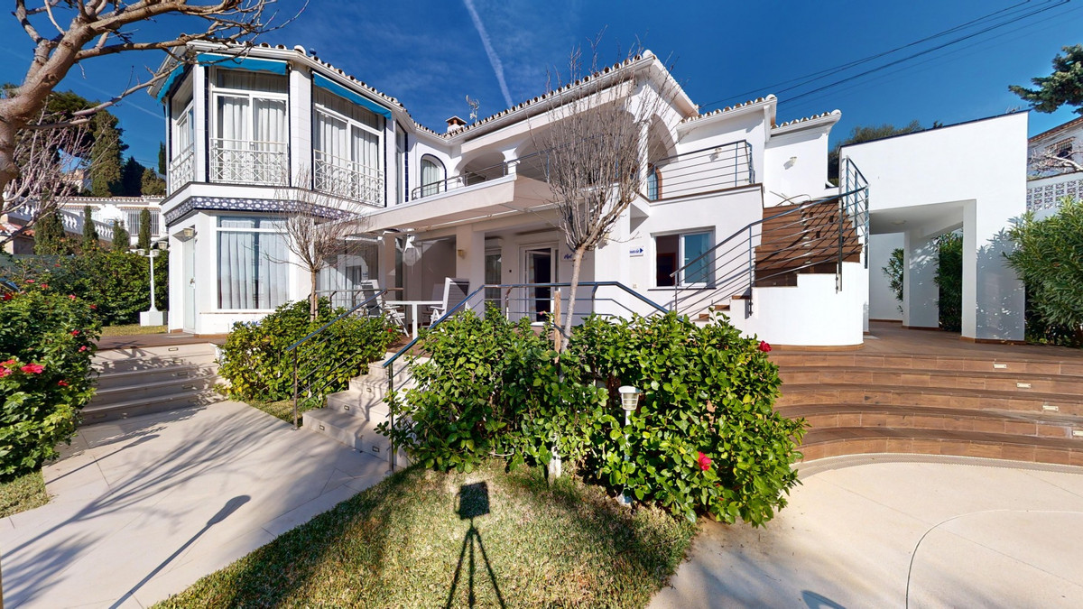 Se vende Villa - Chalet de 6 dormitorios en Costa Del Sol East, Málaga, España
