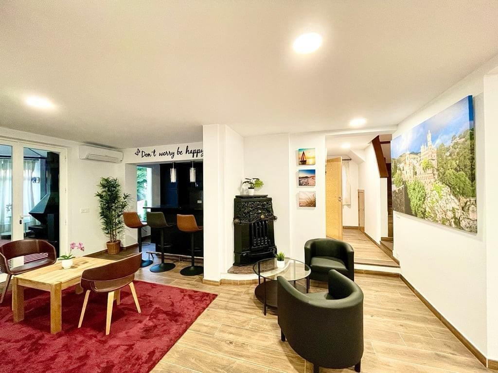 Se vende Villa - Chalet de 6 dormitorios en Costa Del Sol East, Málaga, España