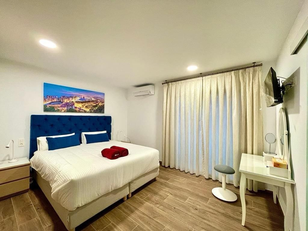 Se vende Villa - Chalet de 6 dormitorios en Costa Del Sol East, Málaga, España
