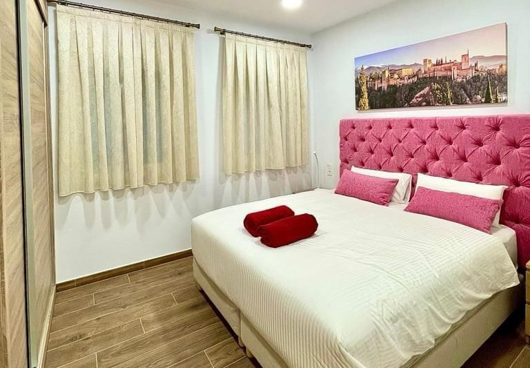 Se vende Villa - Chalet de 6 dormitorios en Costa Del Sol East, Málaga, España