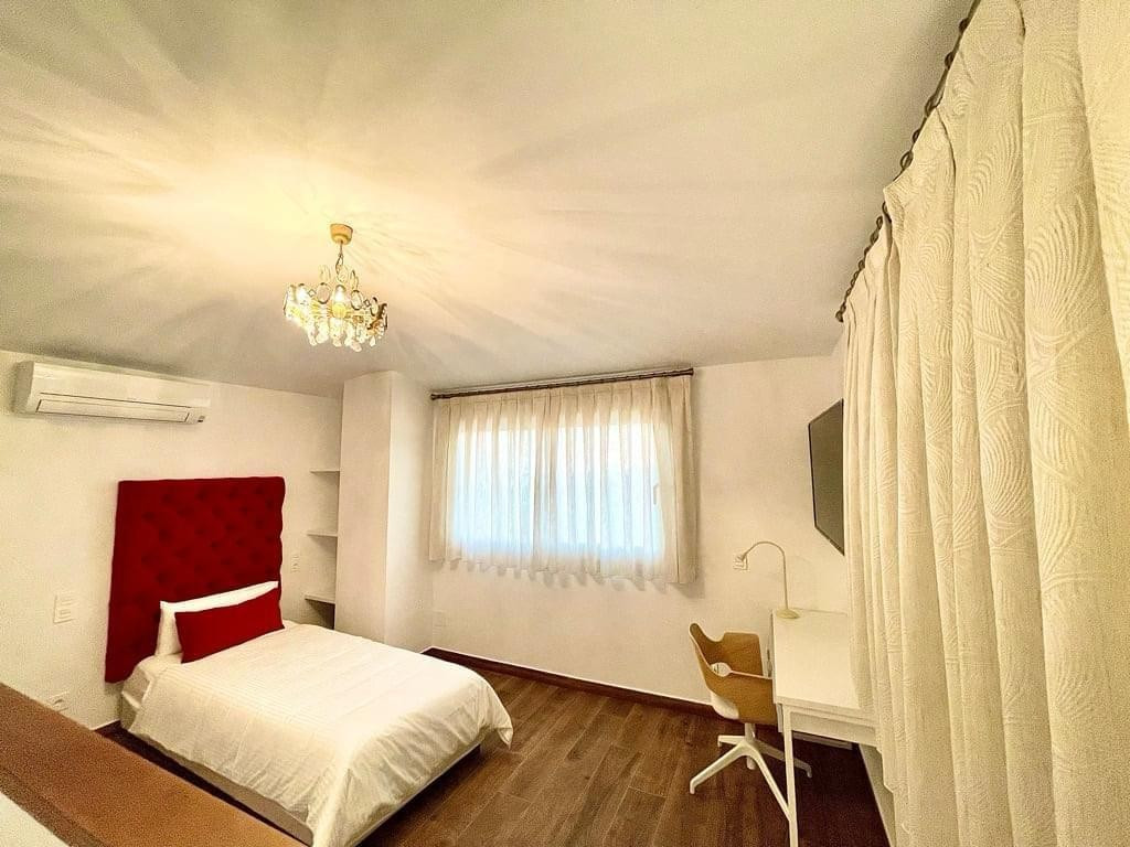 Se vende Villa - Chalet de 6 dormitorios en Costa Del Sol East, Málaga, España