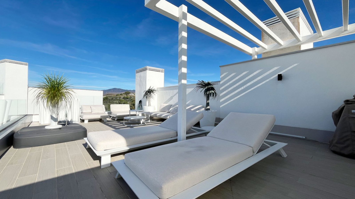 2 Bed Apartment for sale in New Golden Mile Costa Del Sol, Málaga, Spain