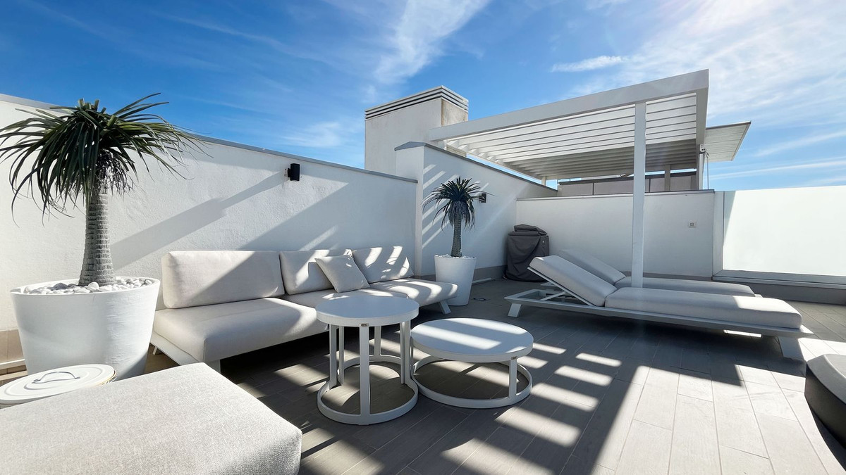 2 Bed Apartment for sale in New Golden Mile Costa Del Sol, Málaga, Spain