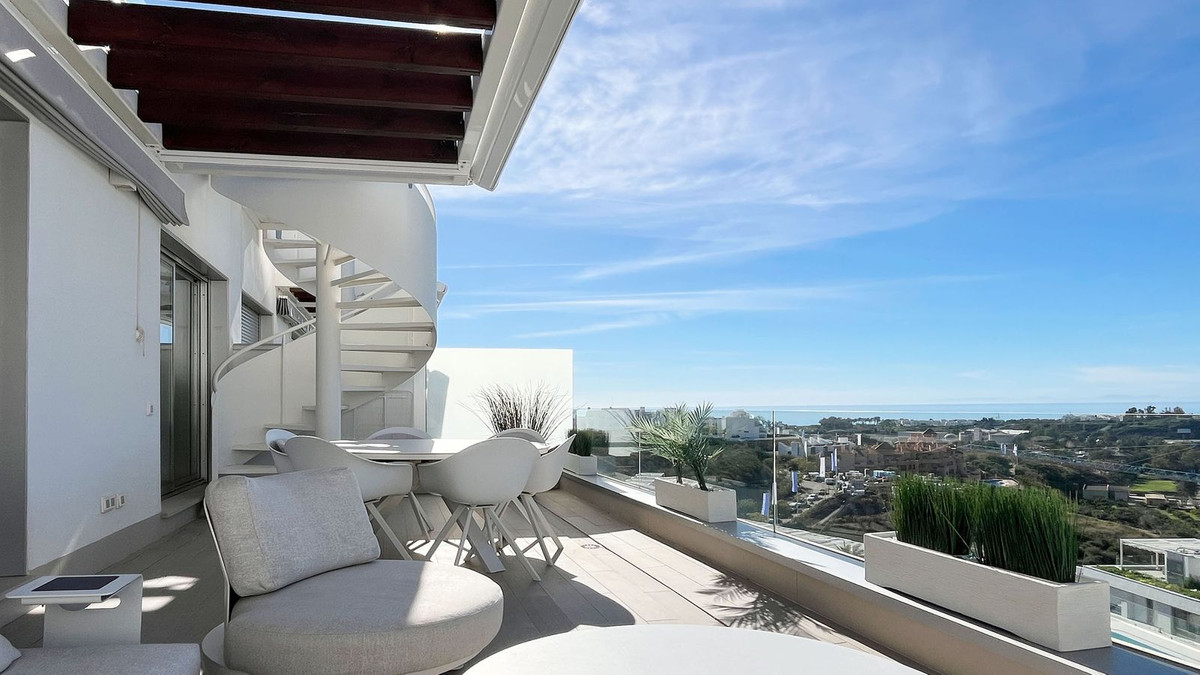 2 Bed Apartment for sale in New Golden Mile Costa Del Sol, Málaga, Spain