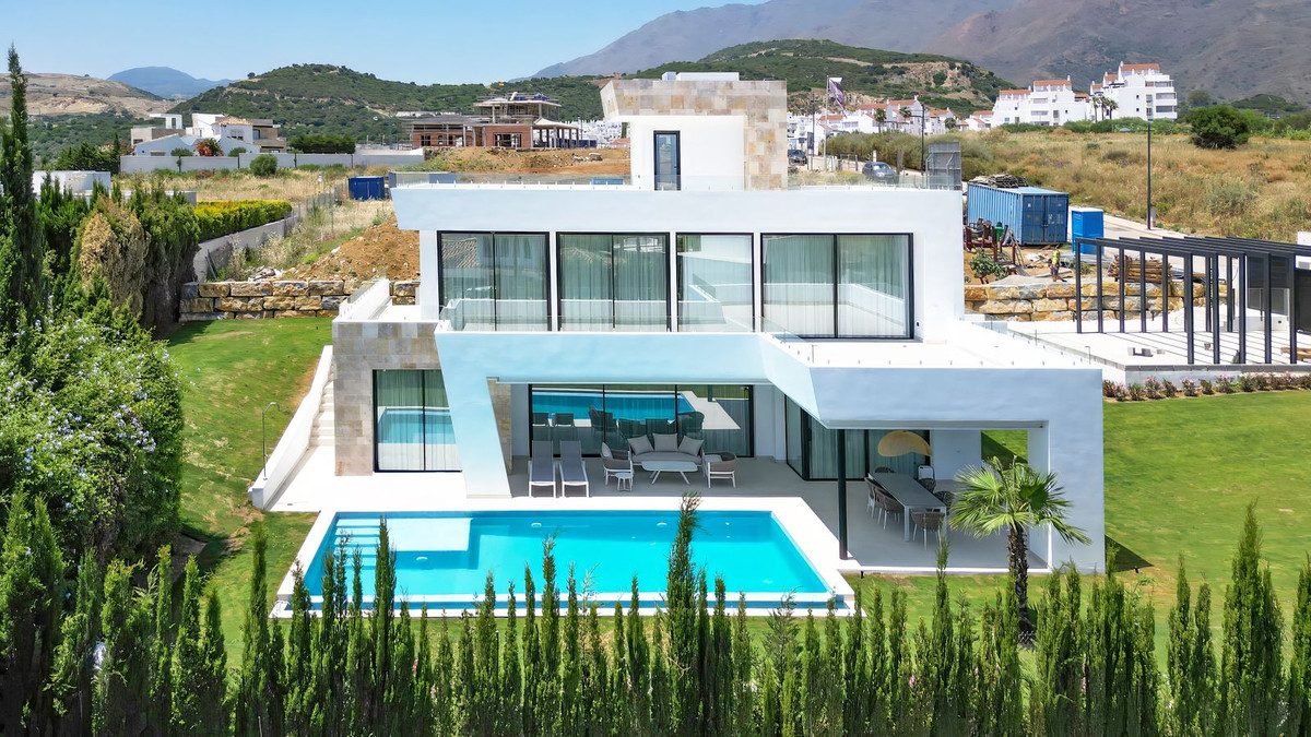 4 Bed Townhouse for sale in Valle Romano Costa Del Sol, Málaga, Spain