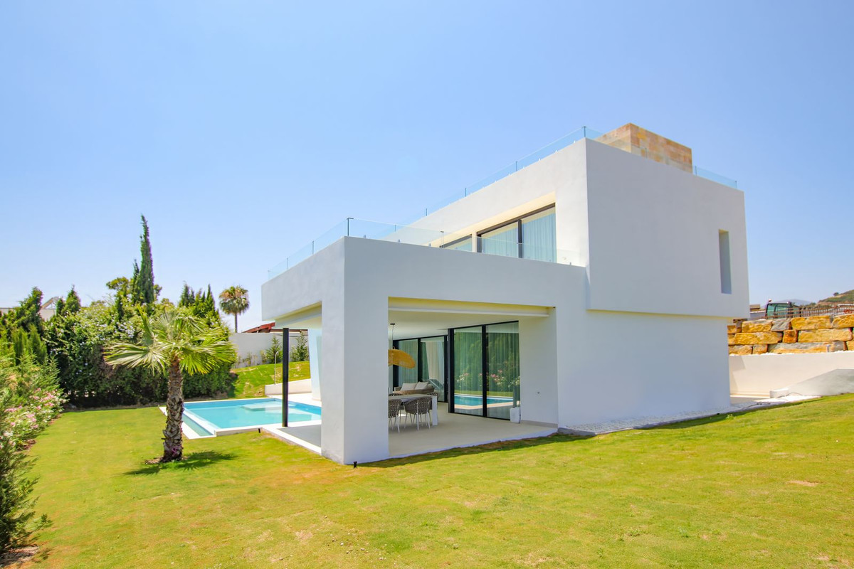 4 Bed Townhouse for sale in Valle Romano Costa Del Sol, Málaga, Spain