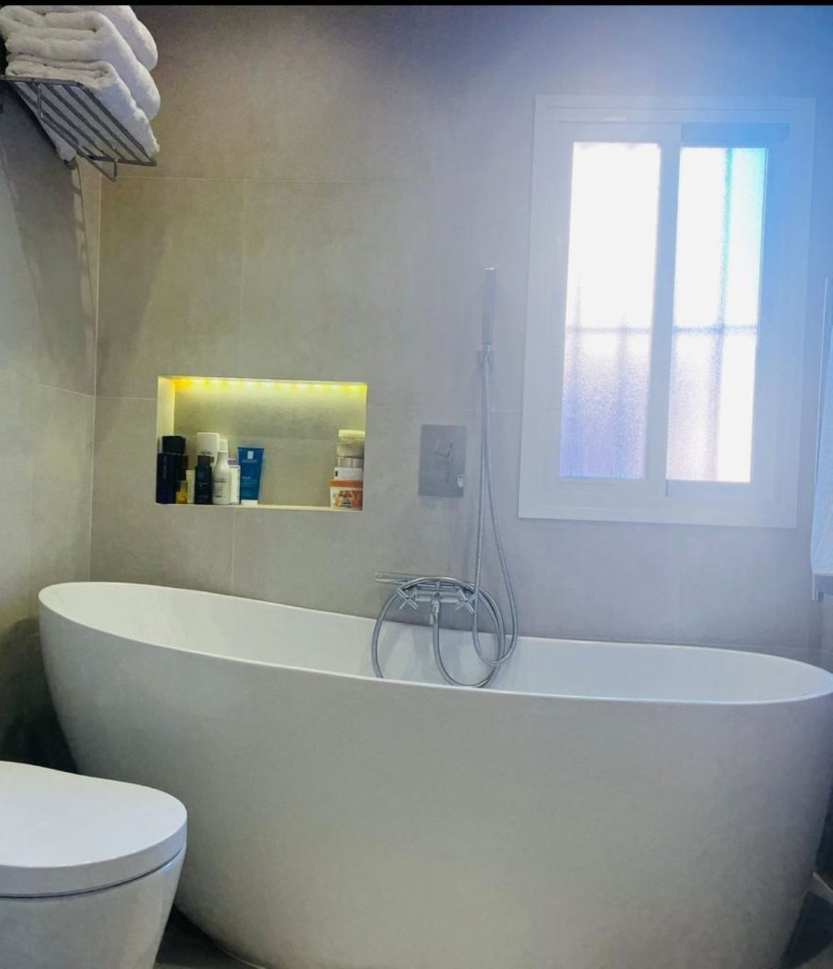 3 Bed Apartment for sale in Estepona Costa Del Sol, Málaga, Spain