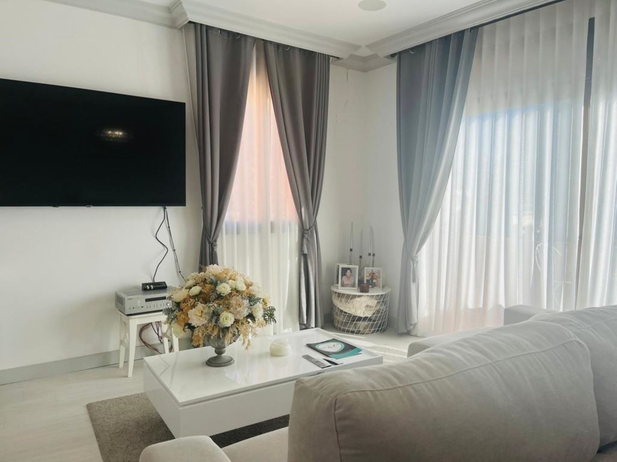 3 Bed Apartment for sale in Estepona Costa Del Sol, Málaga, Spain