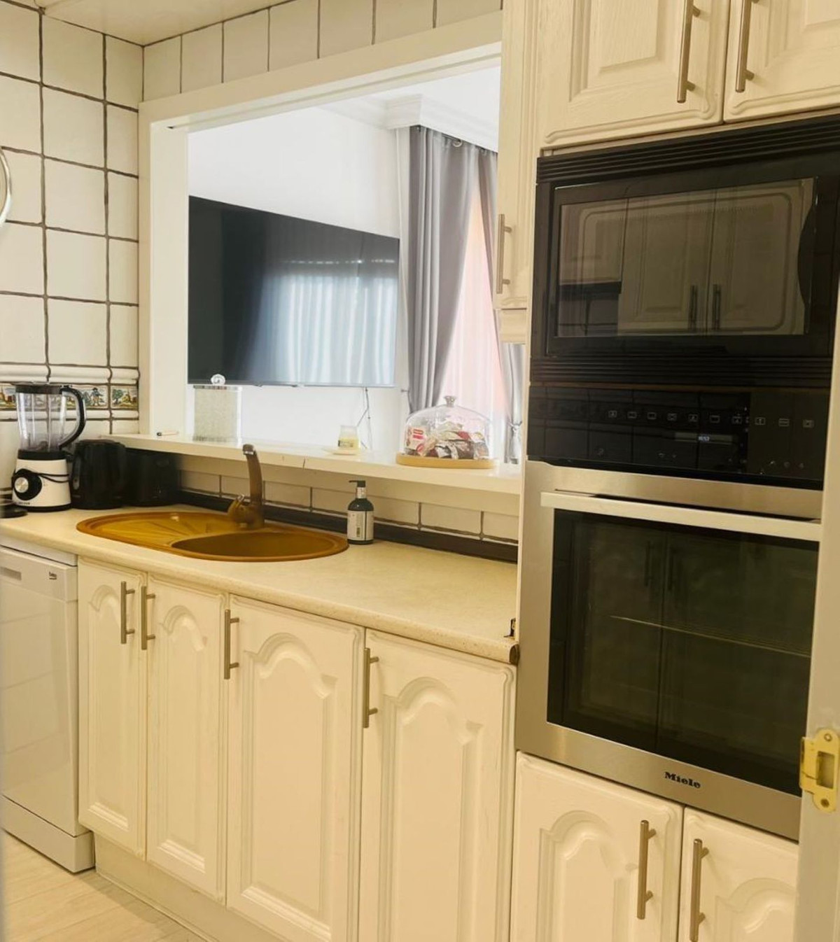 3 Bed Apartment for sale in Estepona Costa Del Sol, Málaga, Spain