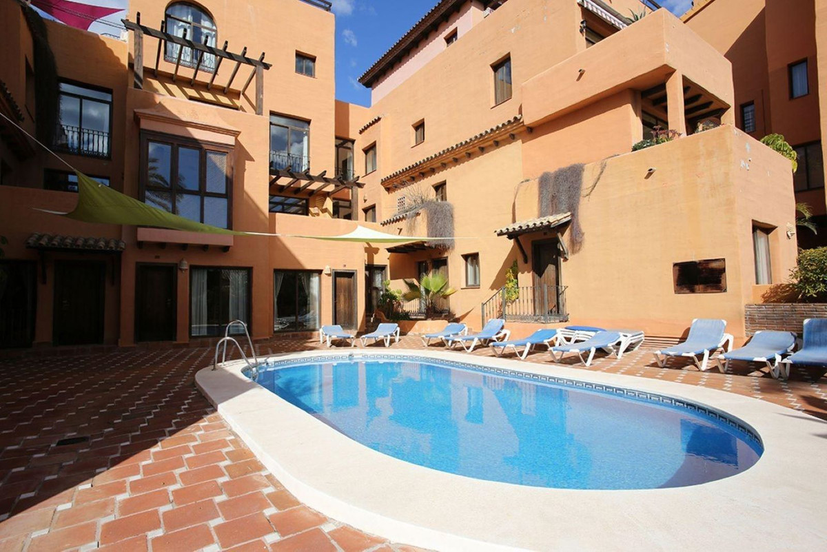 3 Bed Apartment for sale in Estepona Costa Del Sol, Málaga, Spain