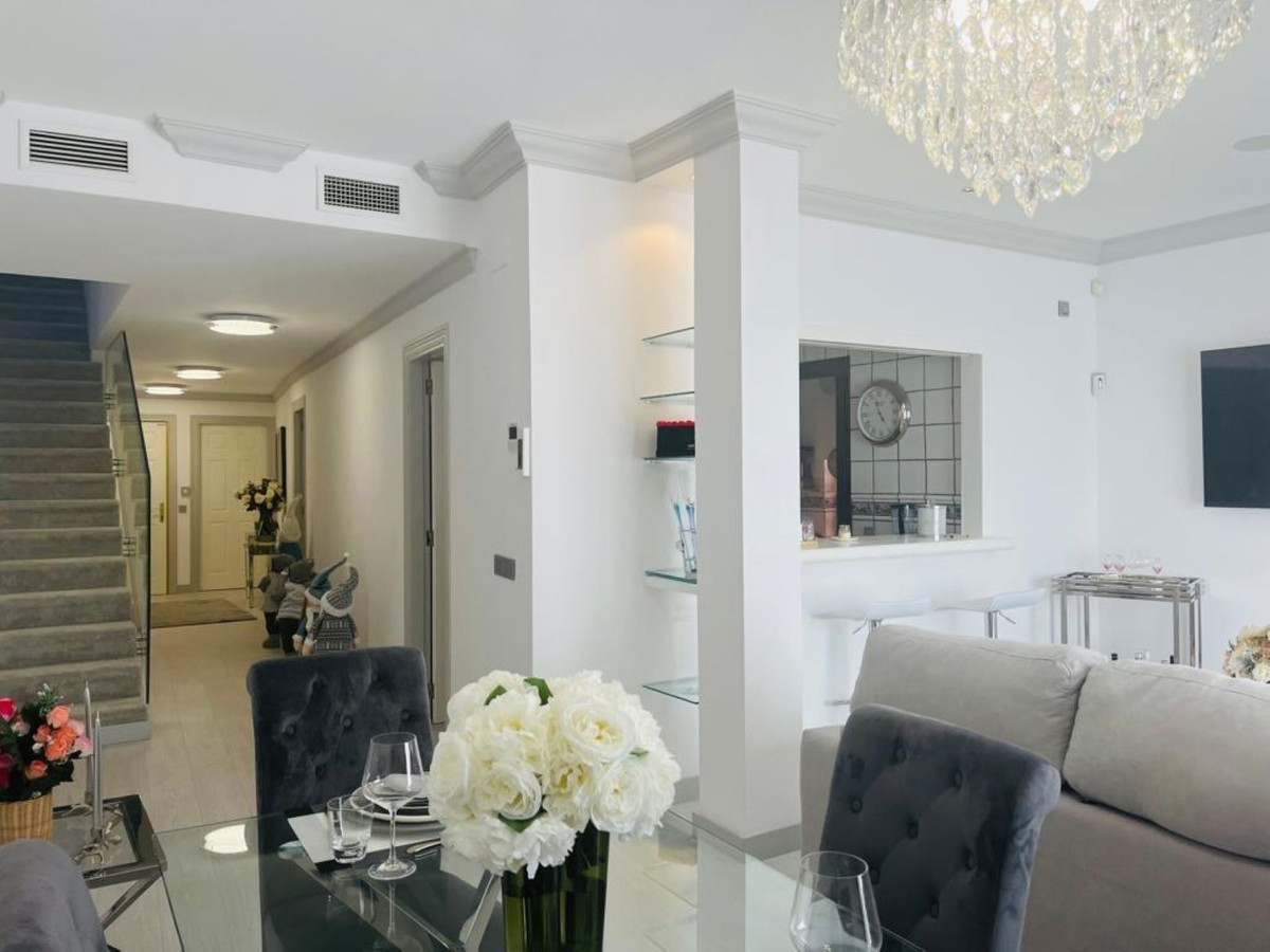 3 Bed Apartment for sale in Estepona Costa Del Sol, Málaga, Spain
