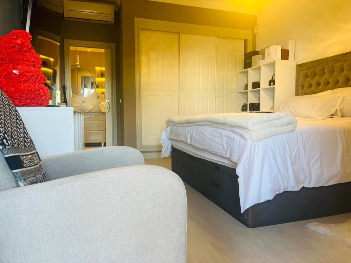 3 Bed Apartment for sale in Estepona Costa Del Sol, Málaga, Spain