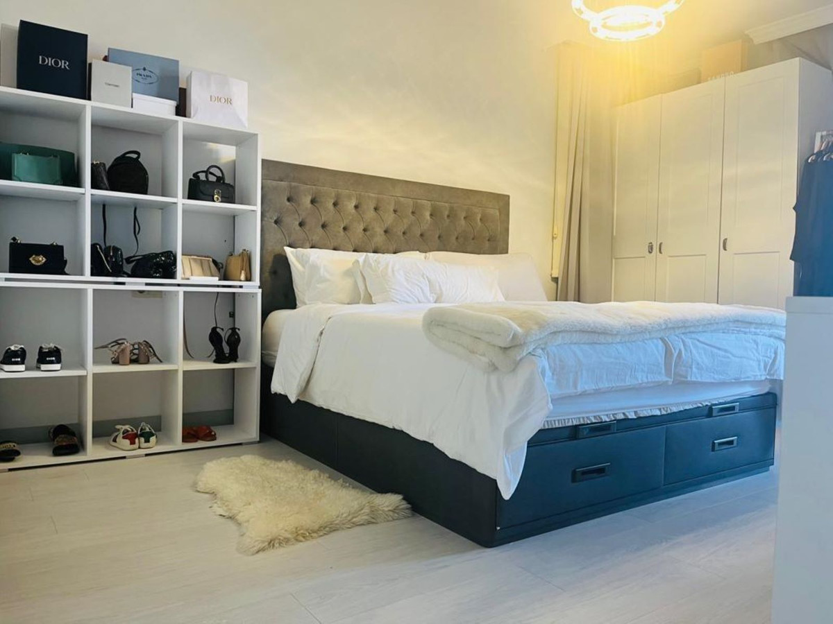 3 Bed Apartment for sale in Estepona Costa Del Sol, Málaga, Spain