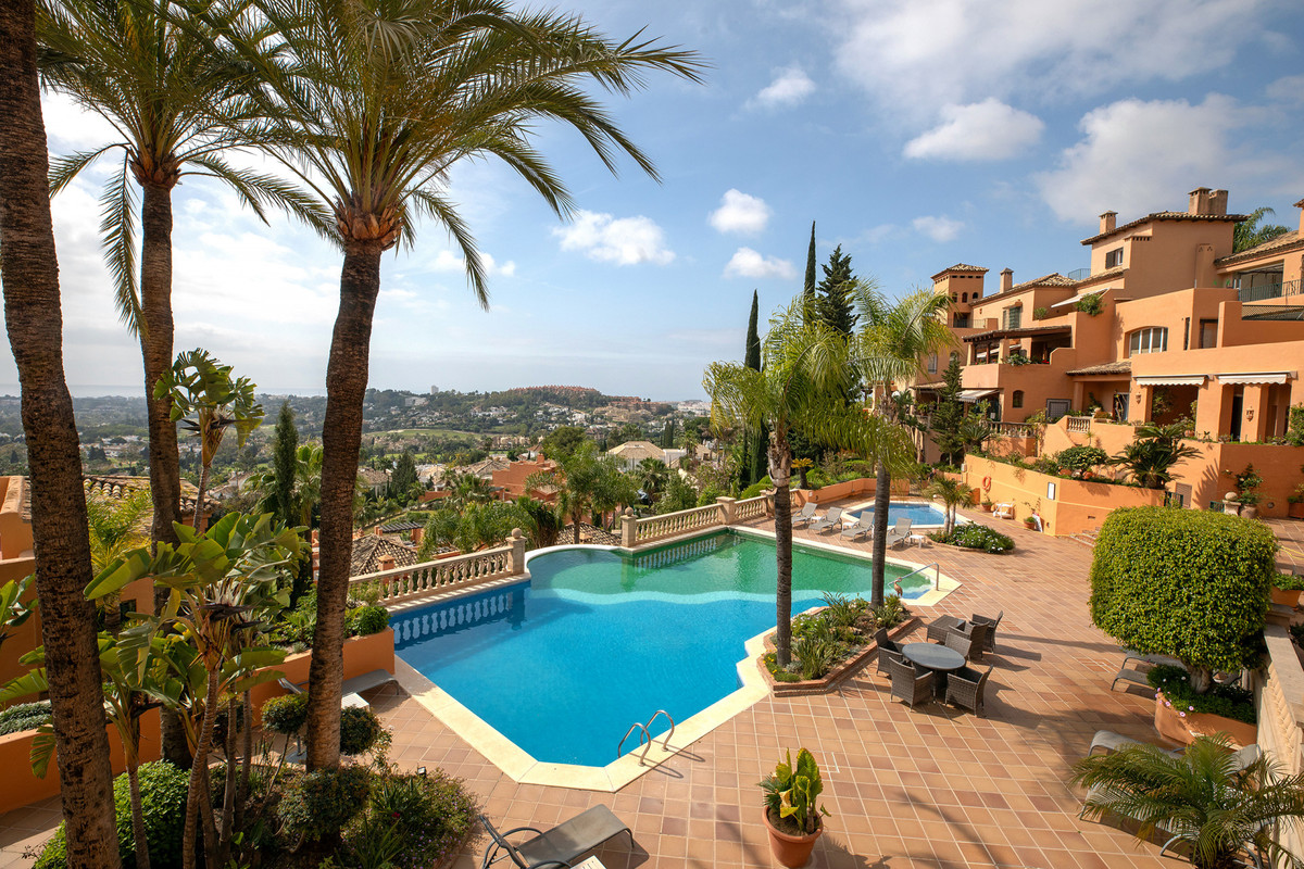 3 Bed Apartment for sale in Nueva Andalucía Costa Del Sol, Málaga, Spain