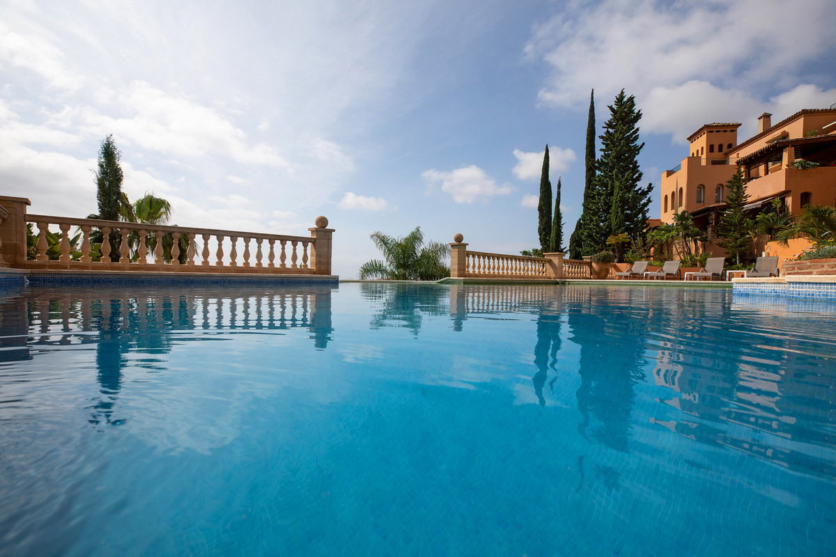 3 Bed Apartment for sale in Nueva Andalucía Costa Del Sol, Málaga, Spain