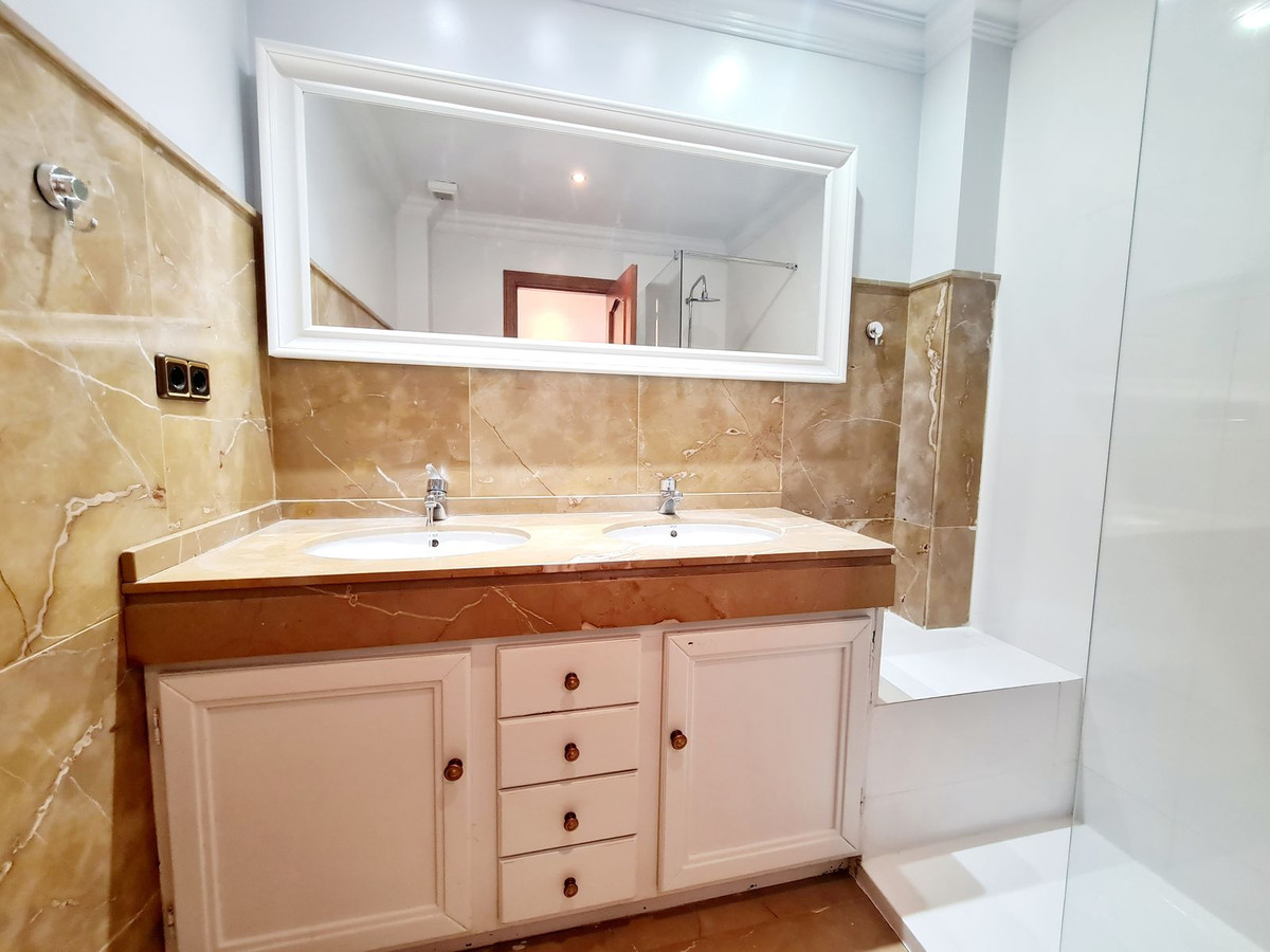 3 Bed Townhouse for sale in Fuengirola Costa Del Sol, Málaga, Spain