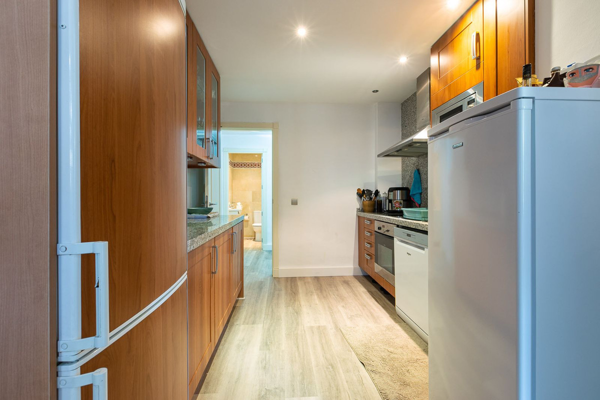 Se vende Apartamento Planta Media de 2 dormitorios en Costa Del Sol, Málaga, España