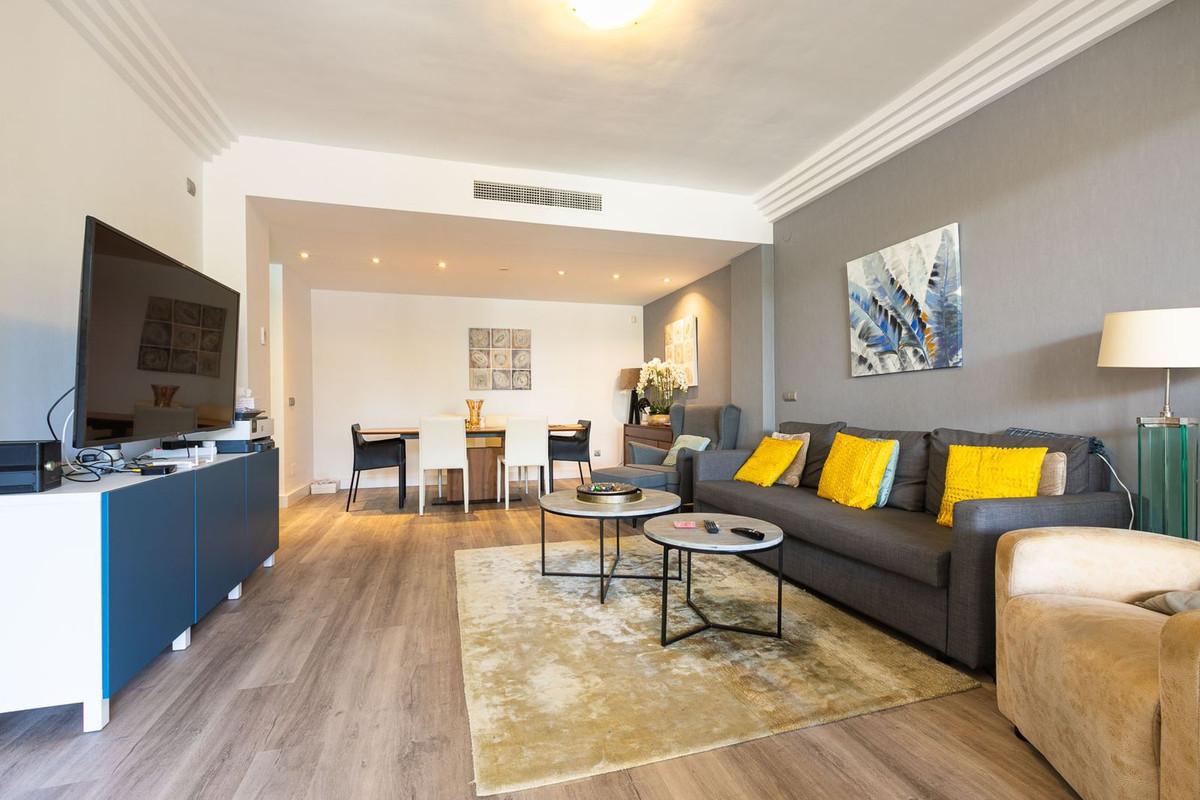 Se vende Apartamento Planta Media de 2 dormitorios en Costa Del Sol, Málaga, España