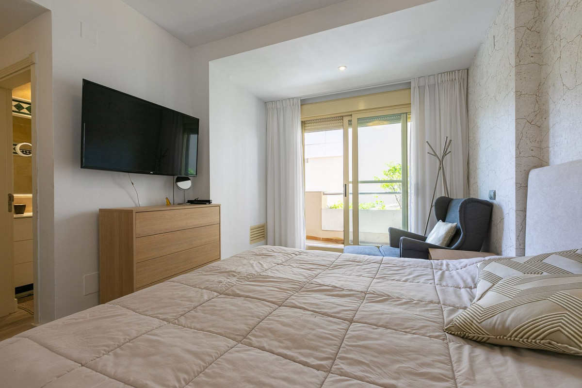 Se vende Apartamento Planta Media de 2 dormitorios en Costa Del Sol, Málaga, España