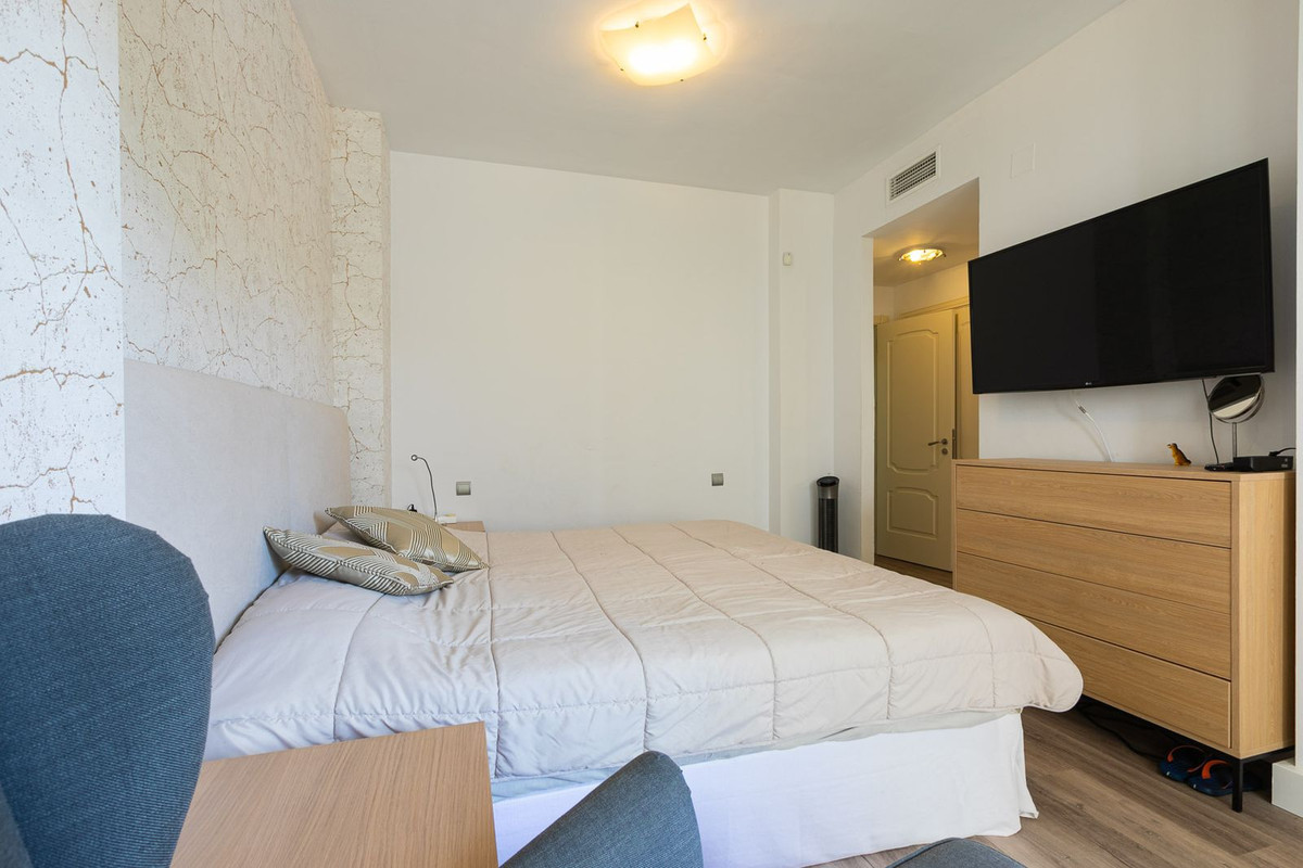 Se vende Apartamento Planta Media de 2 dormitorios en Costa Del Sol, Málaga, España