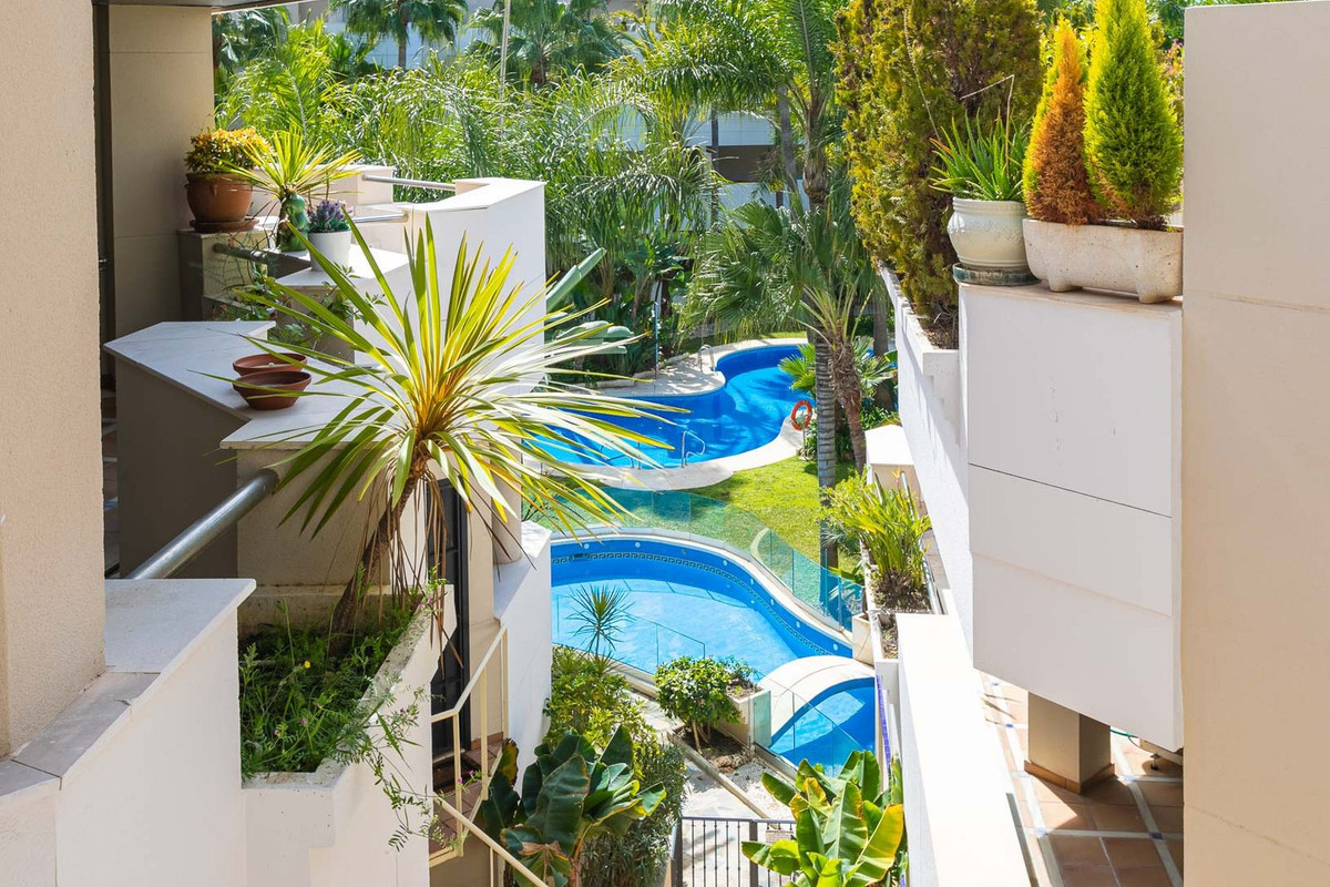 Se vende Apartamento Planta Media de 2 dormitorios en Costa Del Sol, Málaga, España