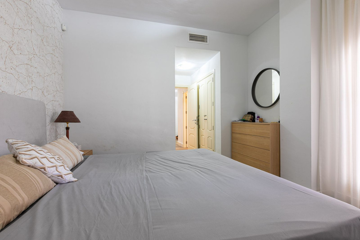 Se vende Apartamento Planta Media de 2 dormitorios en Costa Del Sol, Málaga, España