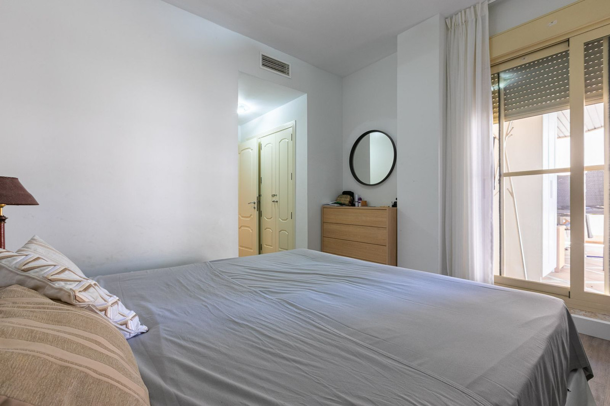 Se vende Apartamento Planta Media de 2 dormitorios en Costa Del Sol, Málaga, España