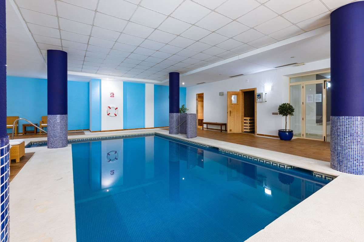 Se vende Apartamento Planta Media de 2 dormitorios en Costa Del Sol, Málaga, España