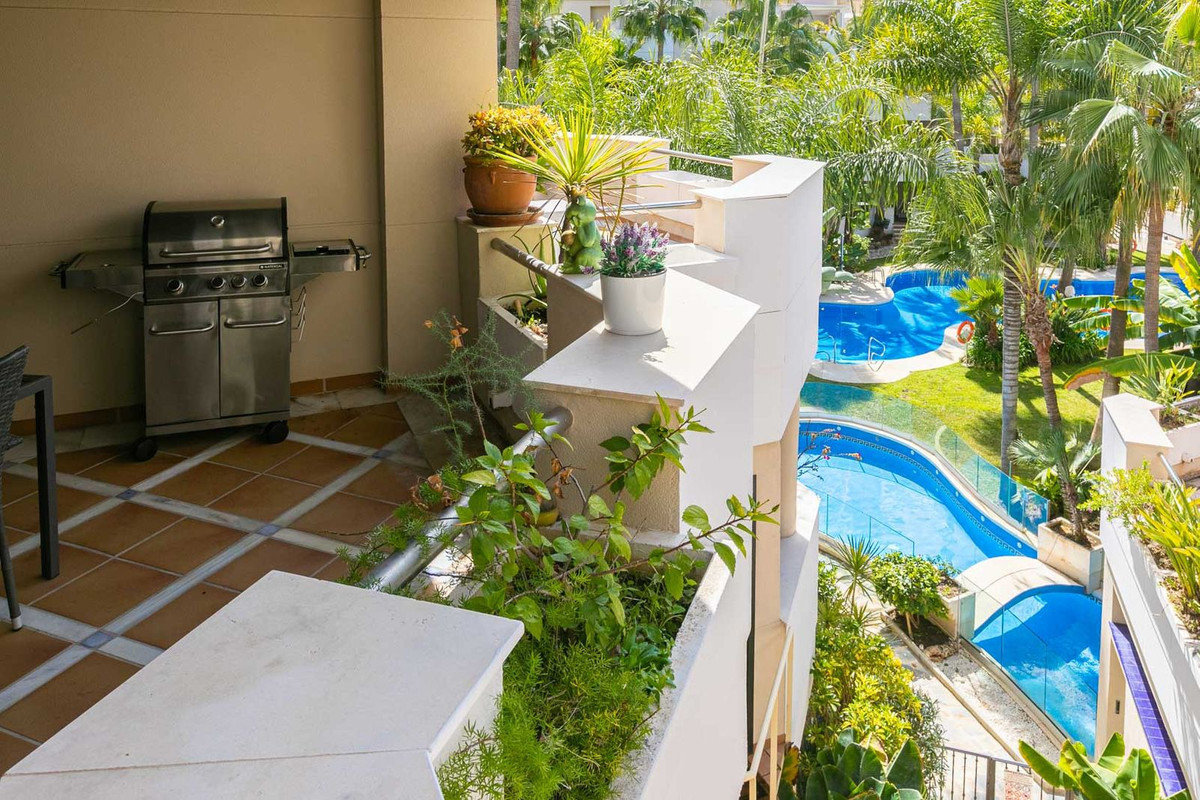 Se vende Apartamento Planta Media de 2 dormitorios en Costa Del Sol, Málaga, España