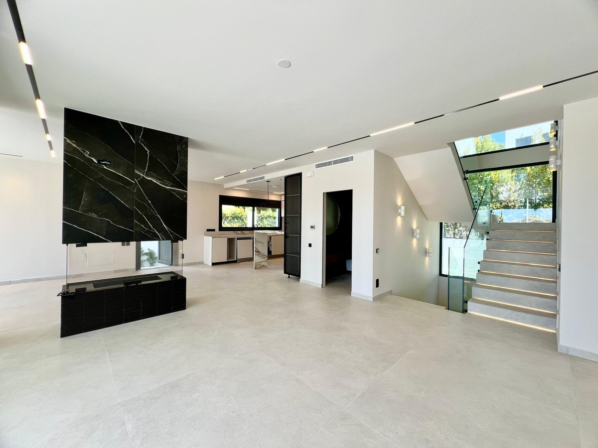 Se vende Villa - Chalet de 4 dormitorios en Costa Del Sol, Málaga, España