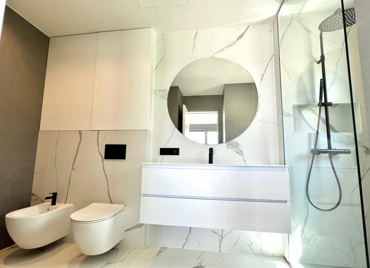 Se vende Villa - Chalet de 4 dormitorios en Costa Del Sol, Málaga, España