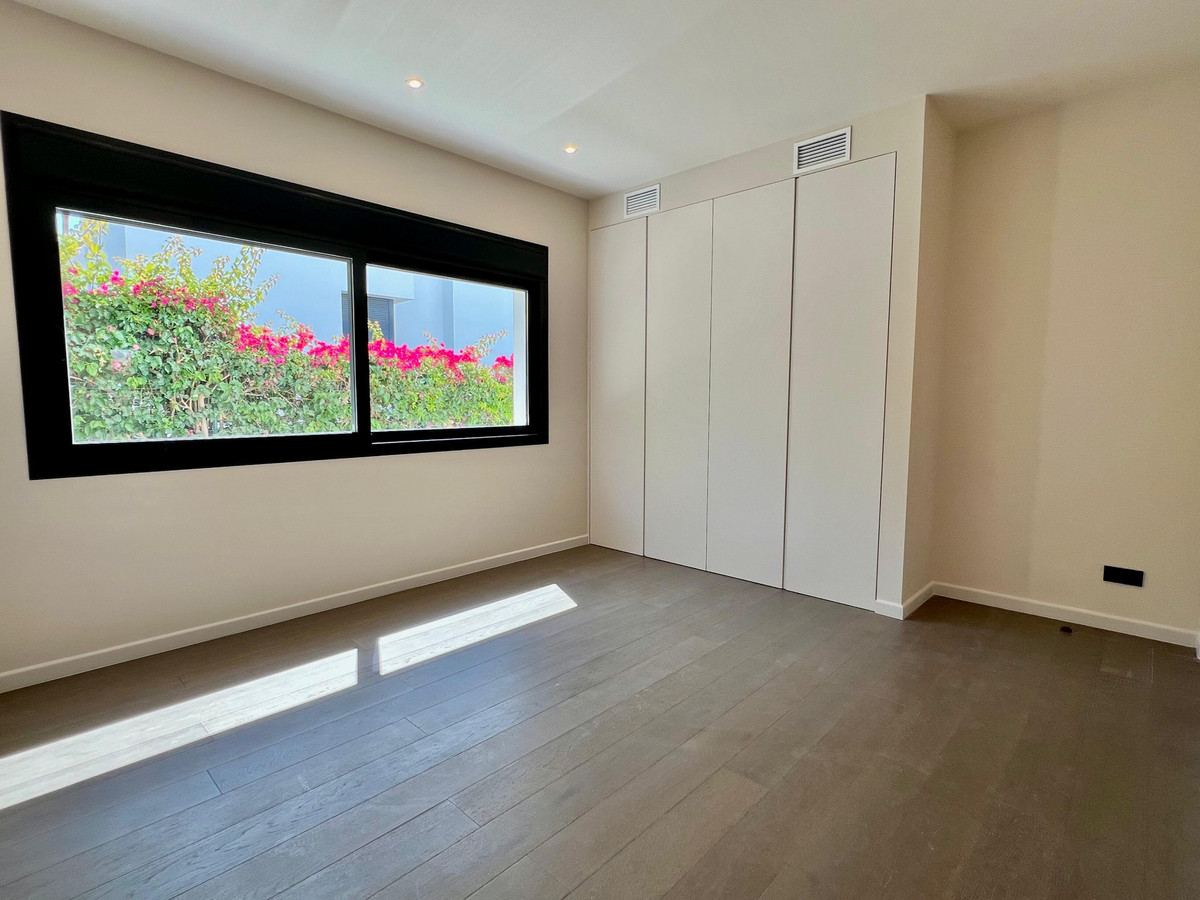 Se vende Villa - Chalet de 4 dormitorios en Costa Del Sol, Málaga, España