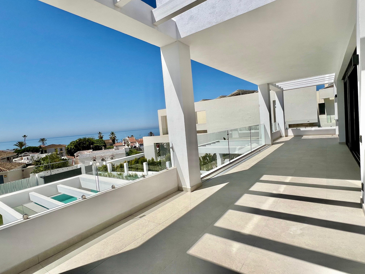 Se vende Villa - Chalet de 4 dormitorios en Costa Del Sol, Málaga, España