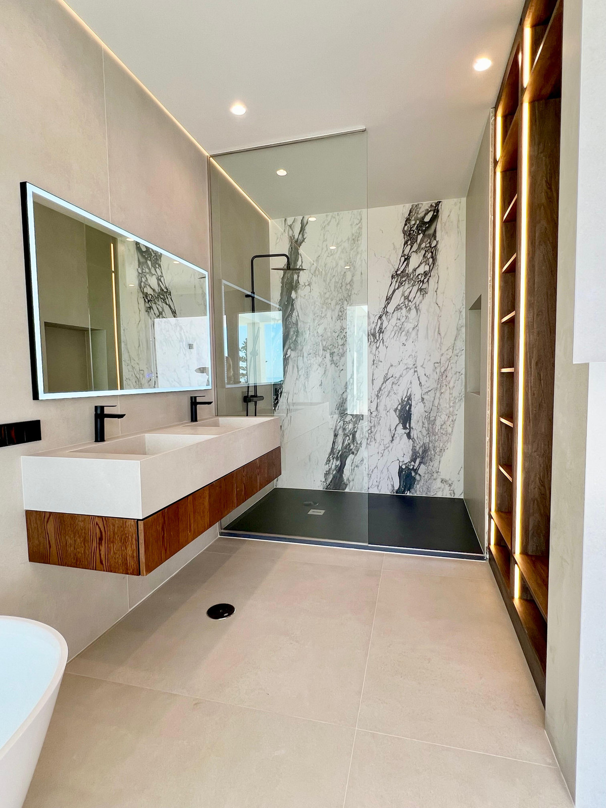 Se vende Villa - Chalet de 4 dormitorios en Costa Del Sol, Málaga, España