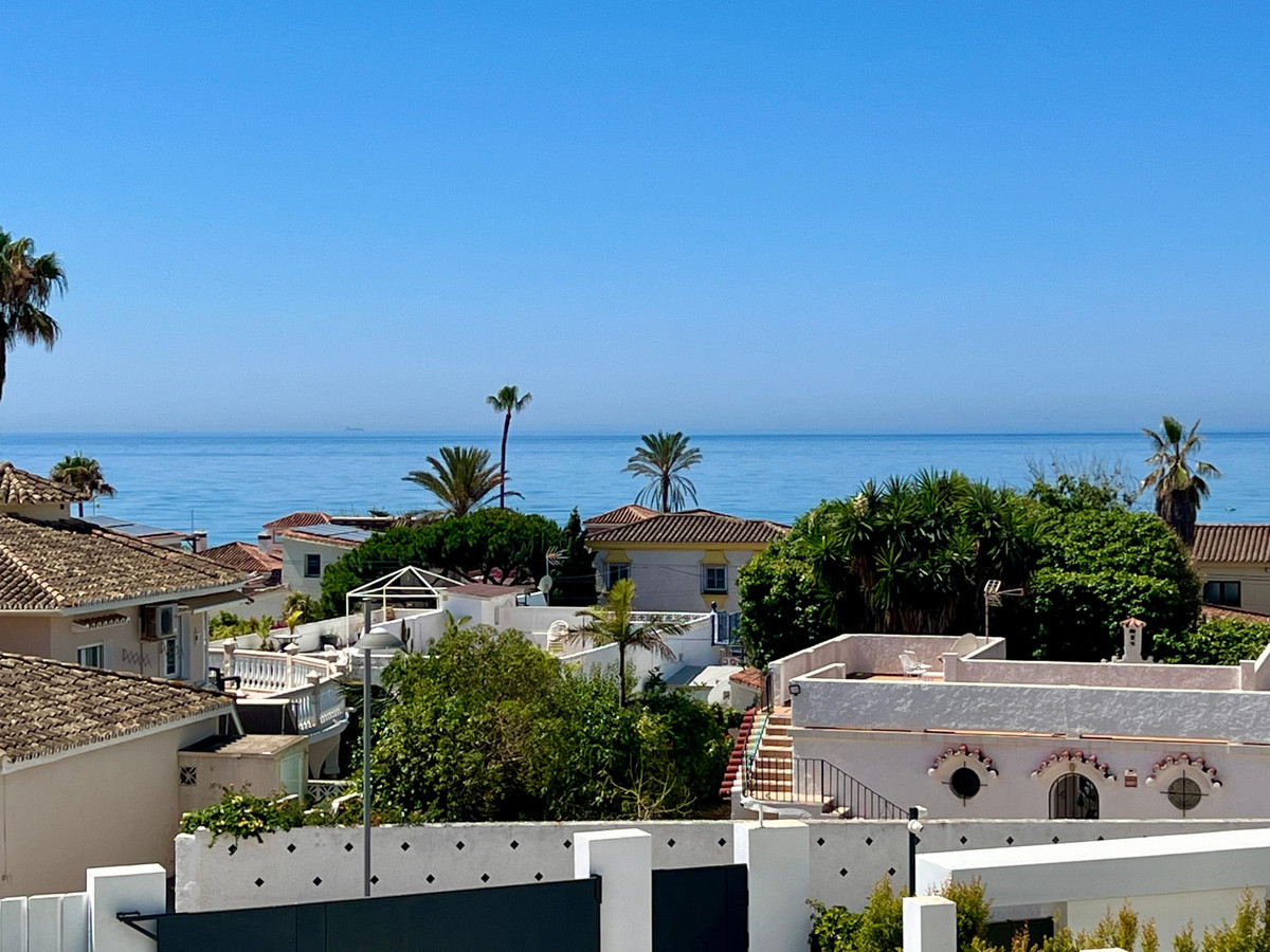 Se vende Villa - Chalet de 4 dormitorios en Costa Del Sol, Málaga, España