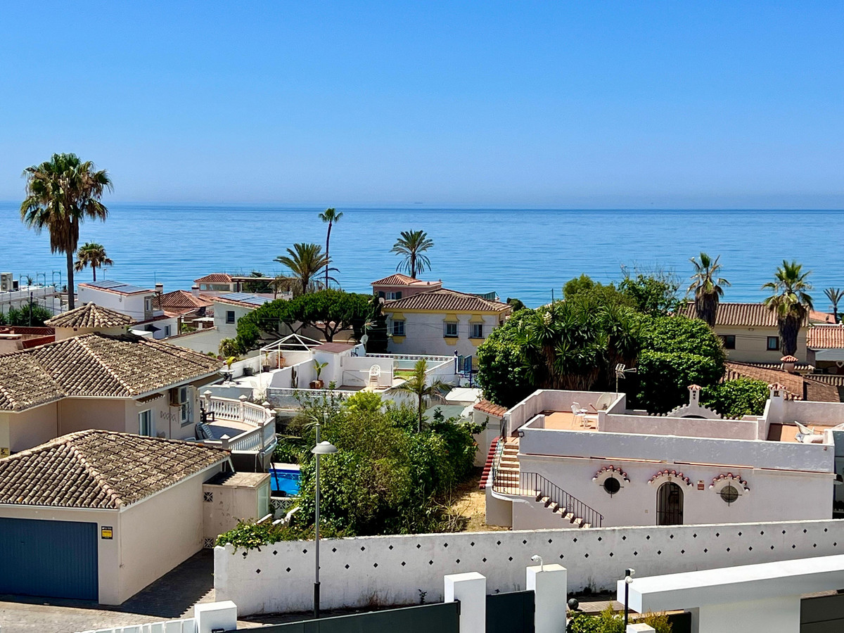 Se vende Villa - Chalet de 4 dormitorios en Costa Del Sol, Málaga, España