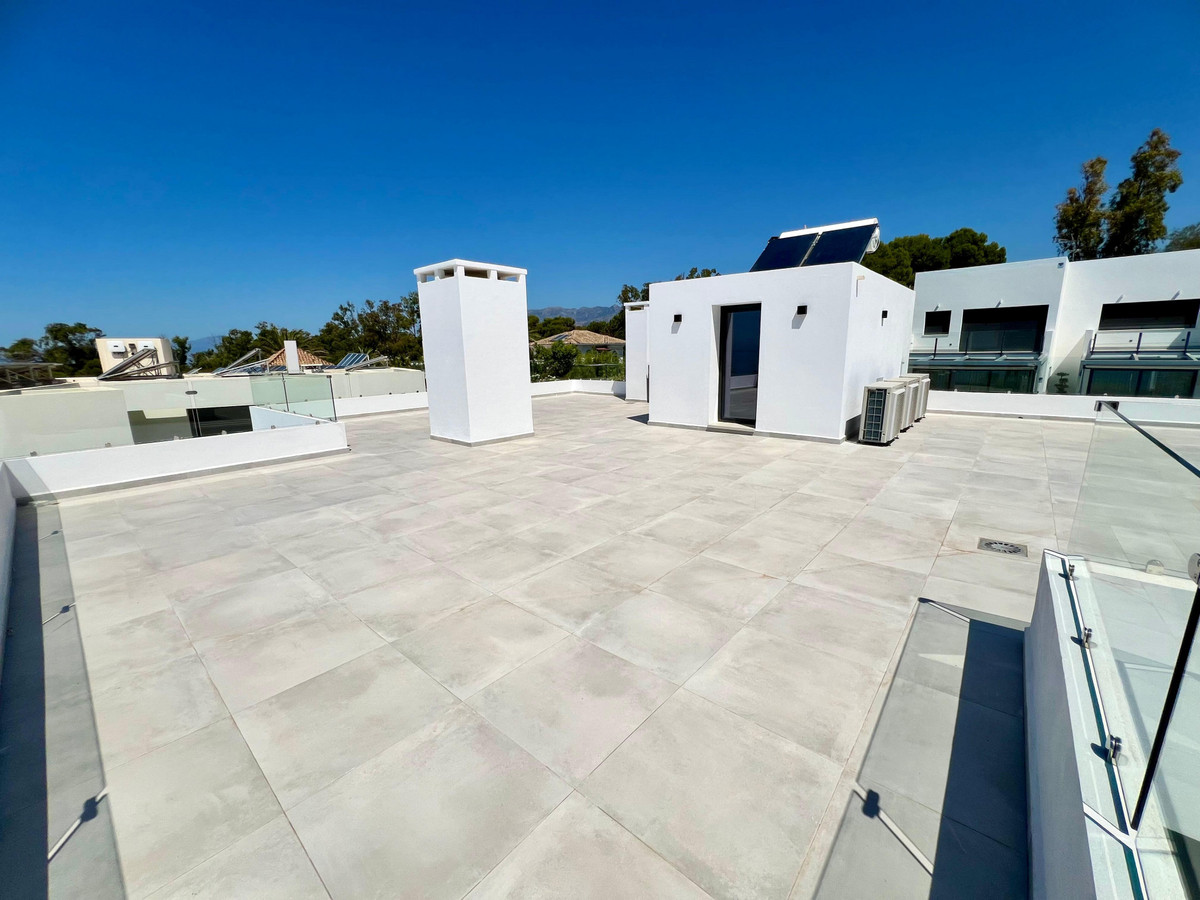 Se vende Villa - Chalet de 4 dormitorios en Costa Del Sol, Málaga, España