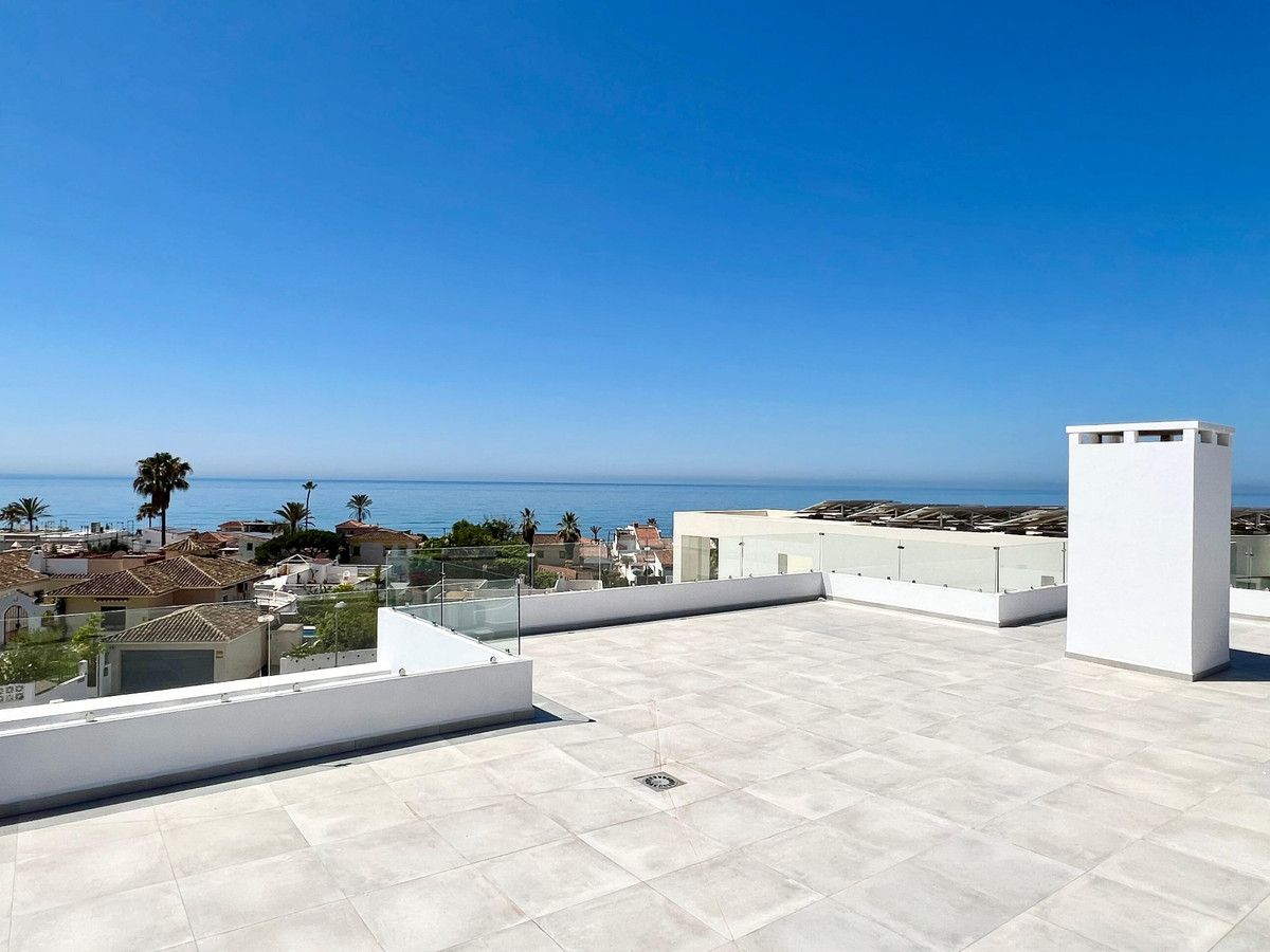 Se vende Villa - Chalet de 4 dormitorios en Costa Del Sol, Málaga, España