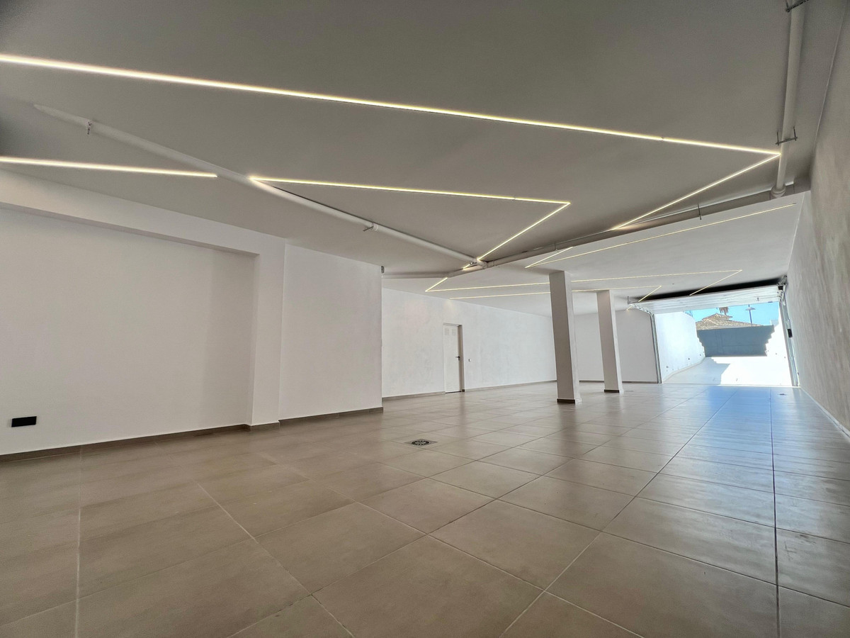 Se vende Villa - Chalet de 4 dormitorios en Costa Del Sol, Málaga, España