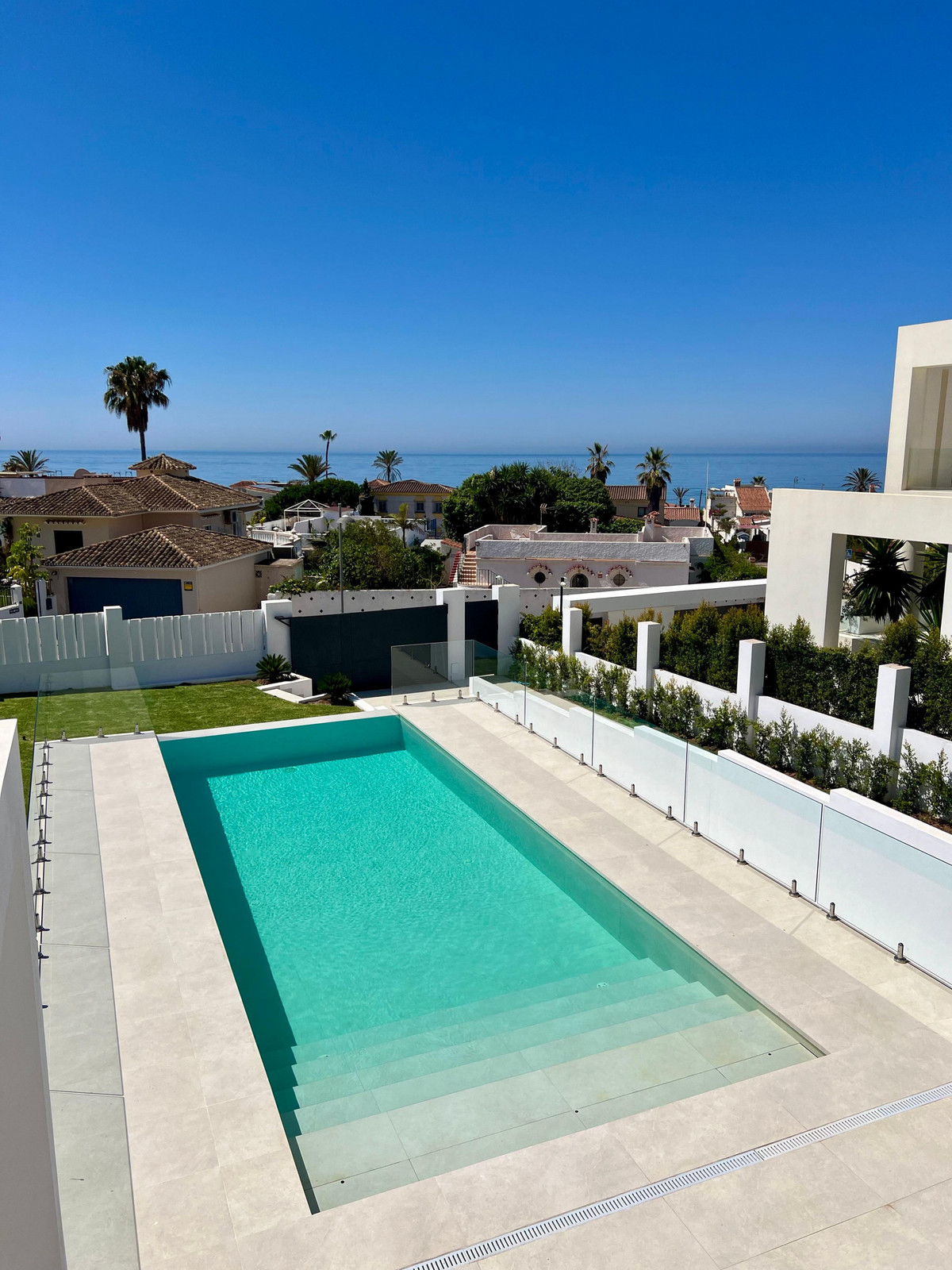 Se vende Villa - Chalet de 4 dormitorios en Costa Del Sol, Málaga, España