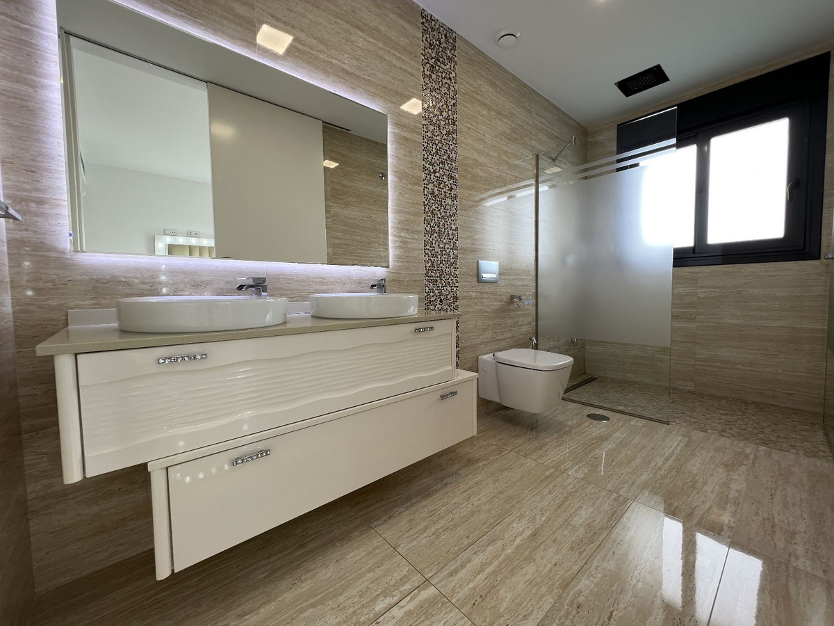 5 Bed Townhouse for sale in San Miguel De Salinas Costa Blanca, Alicante, Spain